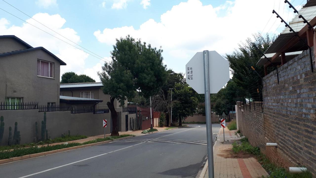 Relax In Aberdeen Johannesburg Exterior photo